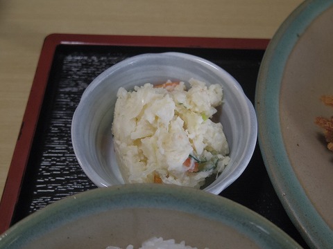 埼玉県越谷市袋山にある「とんかつ仲清」ランチのラポテトサラダ