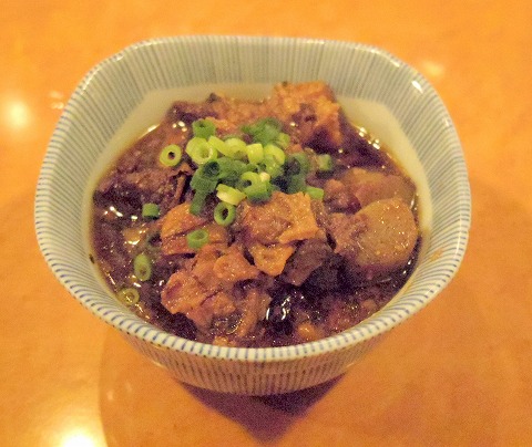 東京都文京区関口1丁目にある焼鳥、居酒屋「串焼き 竹屋」牛すじ煮込み 東京都文京区関口1丁目にある焼鳥、居酒屋「串焼き 竹屋」牛すじ煮込み