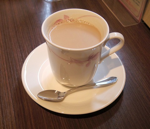 埼玉県狭山市広瀬東３丁目にあるカフェ「高倉町珈琲 狭山店」ホットカフェオーレ