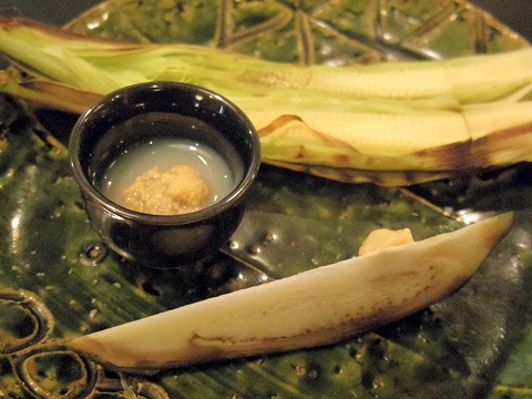 埼玉県北葛飾郡松伏町松伏にある鮨店「三笠鮨」ヤングコーンと水茄子とウニ