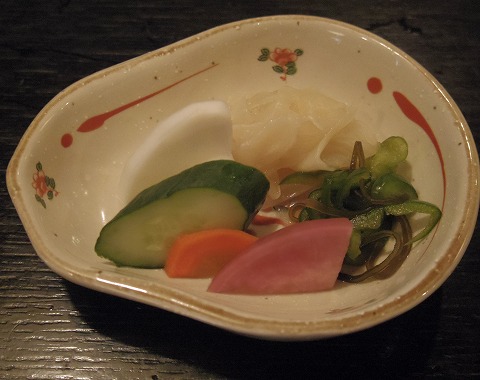 埼玉県北葛飾郡松伏町松伏にある鮨店「三笠鮨」ヤングコーンと水茄子とウニ