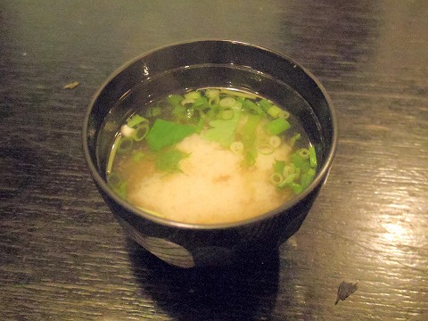 埼玉県北葛飾郡松伏町松伏にある鮨店「三笠鮨」味噌汁