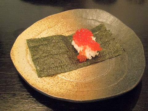 埼玉県北葛飾郡松伏町松伏にある鮨店「三笠鮨」いくら巻き