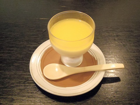 埼玉県北葛飾郡松伏町松伏にある鮨店「三笠鮨」デザート（ババロア）