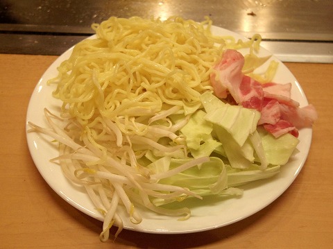 東京都練馬区谷原１丁目にあるお好み焼き、もんじゃの「お好み焼き　ふふ」焼きそば