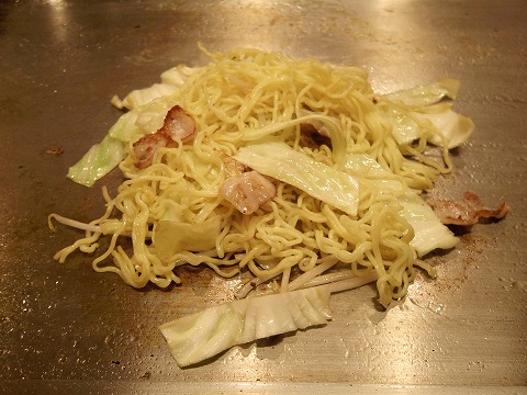 東京都練馬区谷原１丁目にあるお好み焼き、もんじゃの「お好み焼き　ふふ」焼きそば