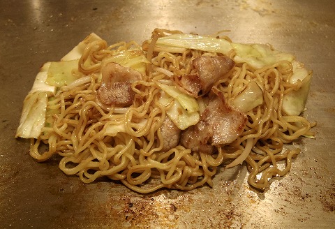 東京都練馬区谷原１丁目にあるお好み焼き、もんじゃの「お好み焼き　ふふ」焼きそば