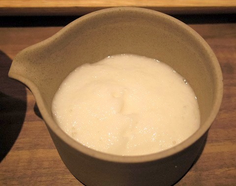 神奈川県川崎市川崎区砂子２丁目にある山芋専門店「山芋の多い料理店 川崎」白いとろろ