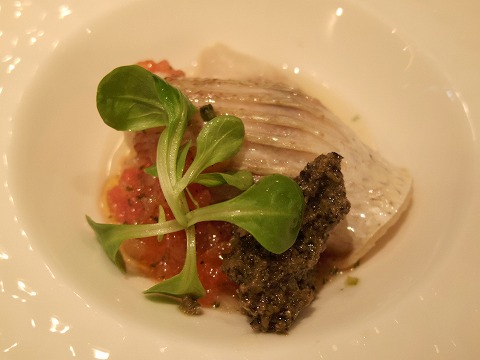 神奈川県川崎市川崎区砂子２丁目にある鉄板焼きの「Grill-Pan Zen 　グリルパンゼン」魚料理（桜鯛）