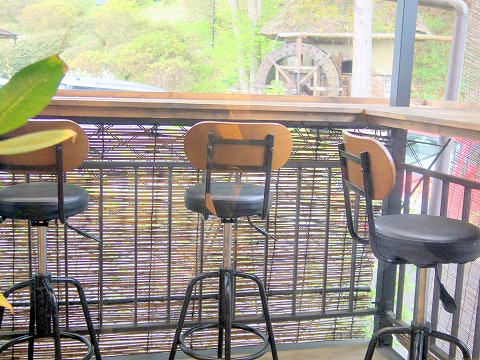 長野県上田市別所温泉にあるカフェ「Katsuraso Cafe ハレterrace　カツラソウ カフェ ハレテラス」店内