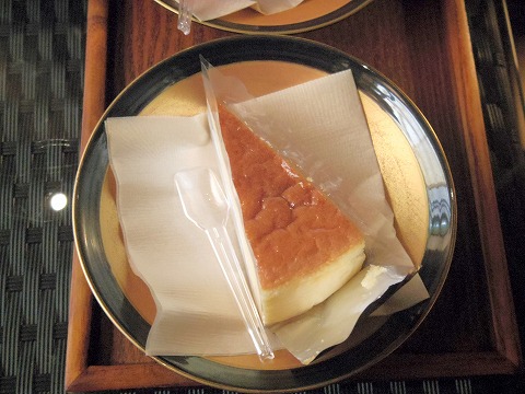 長野県上田市別所温泉にあるカフェ「Katsuraso Cafe ハレterrace　カツラソウ カフェ ハレテラス」ベイクドチーズケーキ