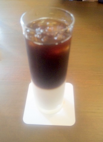 埼玉県所沢市日吉町にある喫茶店「ペルレイ　PERLEI」アイスカフェオーレ