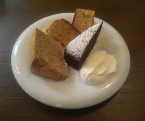 埼玉県所沢市日吉町にある喫茶店「ペルレイ　PERLEI」ペルレイオリジナルケーキもりあわせ