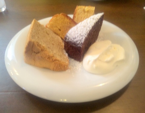 埼玉県所沢市日吉町にある喫茶店「ペルレイ　PERLEI」ペルレイオリジナルケーキもりあわせ