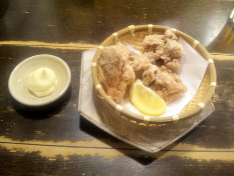 東京都練馬区豊玉北５丁目にある焼鳥、居酒屋の「日南市じとっこ組合 練馬店」若鶏の唐揚げ