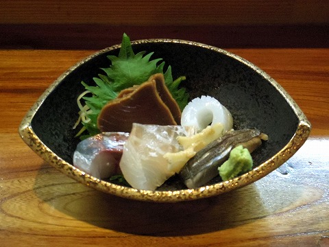 埼玉県越谷市谷中町1丁目にある和食、居酒屋の「米やじゅんの助二合」刺身(勝浦カツヲ、すずき昆布〆、さわら叩き、あおり烏賊、沖ツブ貝) 埼玉県越谷市谷中町1丁目にある和食、居酒屋の「米やじゅんの助二合」刺身(勝浦カツヲ、すずき昆布〆、さわら叩き、あおり烏賊、沖ツブ貝)