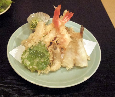 東京都西東京市東町２丁目にある居酒屋「和厨房ふじき」天プラ盛り合せ