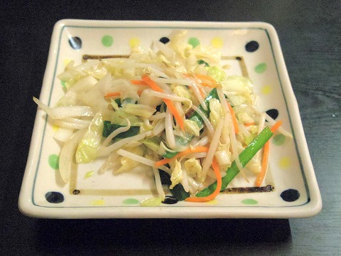東京都新宿区中落合１丁目にある焼鳥店「焼鳥日高　中井駅前店」野菜炒め