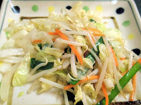 東京都新宿区中落合１丁目にある焼鳥店「焼鳥日高　中井駅前店」野菜炒め