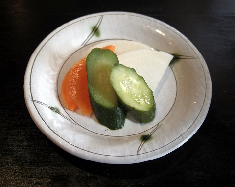 埼玉県入間市東町５丁目にある中華料理店「パオの食卓」キクラゲと玉子のふっくら炒め、ひすい餃子のセット