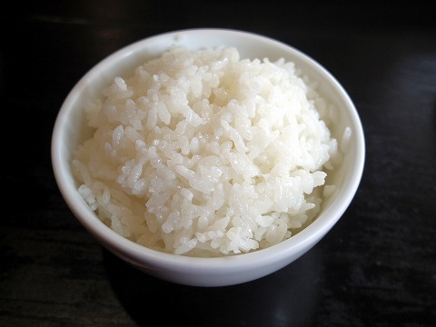 埼玉県入間市東町５丁目にある中華料理店「パオの食卓」キクラゲと玉子のふっくら炒め、ひすい餃子のセット