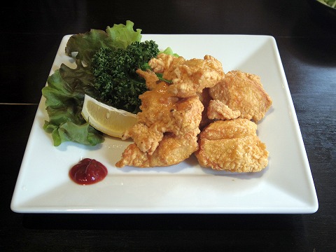 埼玉県入間市東町５丁目にある中華料理店「パオの食卓」鶏の唐揚げ