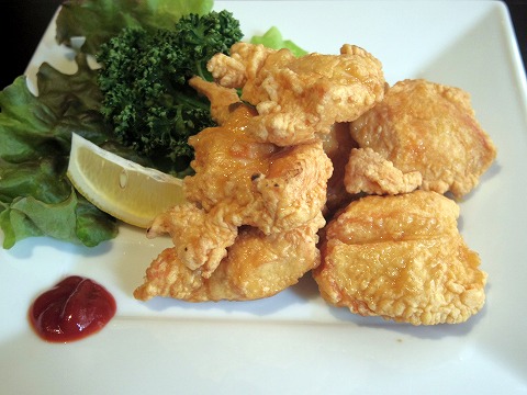 埼玉県入間市東町５丁目にある中華料理店「パオの食卓」鶏の唐揚げ