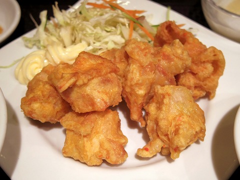 神奈川県川崎市川崎区駅前本町にある中華料理店「香蘭」ランチセットの鶏肉の唐揚げ