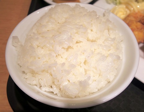 神奈川県川崎市川崎区駅前本町にある中華料理店「香蘭」ランチセットの鶏肉の唐揚げ