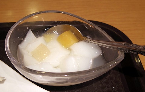 神奈川県川崎市川崎区駅前本町にある中華料理店「香蘭」ランチセットの鶏肉の唐揚げ