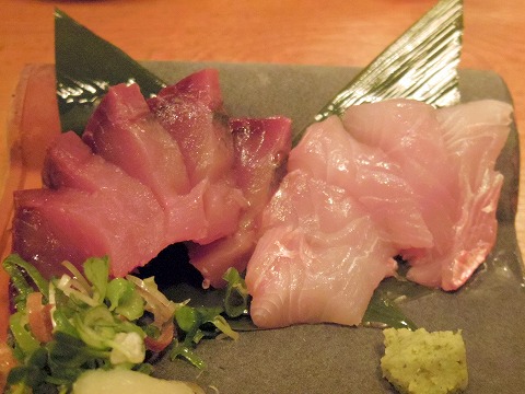 神奈川県川崎市中原区木月１丁目にある居酒屋「和風居酒屋 和乙酒房 満MARU まんまる」本日の赤字刺（金目とカツオ）