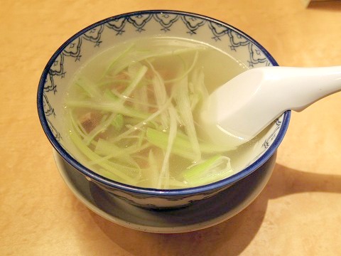東京都豊島区西池袋１丁目にある牛たん専門店「牛たん炭焼 利久 エソラ池袋店」牛たん【極】定食
