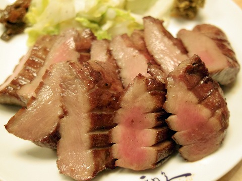 東京都豊島区西池袋１丁目にある牛たん専門店「牛たん炭焼 利久 エソラ池袋店」牛たん【極】定食