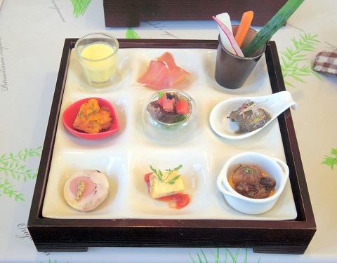 埼玉県埼玉県春日部市中央２丁目にあるイタリア料理のお店「イタリア食堂 テラ マーテル」本日のお楽しみ前菜9品盛り合わせ