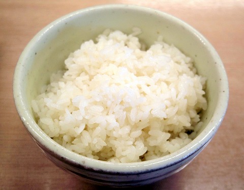 埼玉県富士見市大字針ケ谷にある天ぷら店「あげたて天兵衛 254号線富士見店」御飯、味噌汁、天つゆ