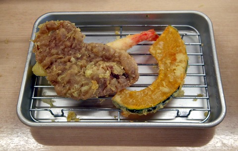 埼玉県富士見市大字針ケ谷にある天ぷら店「あげたて天兵衛 254号線富士見店」特盛天定食