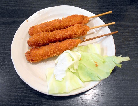 東京都新宿区新宿５丁目にある居酒屋「世界の山ちゃん　新宿花園店」串カツ