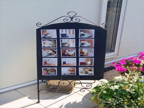 茨城県鉾田市玉田にあるカフェ「絶品ほしいも＆café 寿や」外観