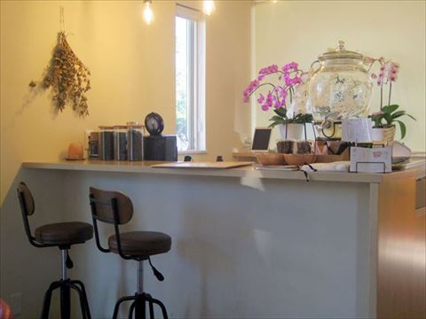 茨城県鉾田市玉田にあるカフェ「絶品ほしいも＆café 寿や」店内