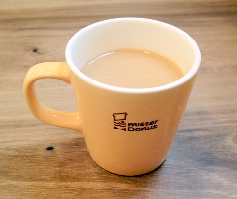 東京都立川市曙町１丁目にあるカフェ「ミスタードーナツ 立川北口ショップ」朝のミスドゴハンセット（あつあつジューシードッグ）とチーズとチキンのトマト煮込み