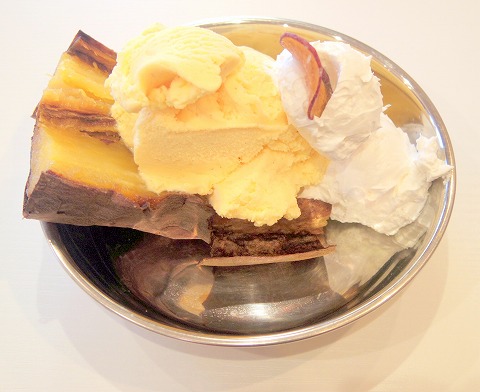 茨城県水戸市見和１丁目にある和食の「梵珠庵」梵珠庵タピオカドリンクショップ　まるごと焼芋濃厚バニラあいす