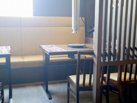 埼玉県草加市金明町にある焼肉店「焼肉ヒロ 新田店」店内