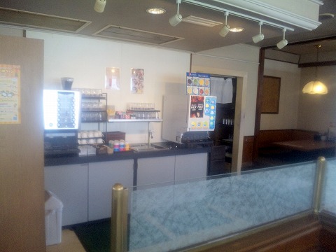 埼玉県越谷市大字下間久里にある焼肉店「安楽亭　下間久里店」店内