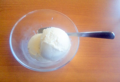 埼玉県越谷市大字下間久里にある焼肉店「安楽亭　下間久里店」アイスクリーム