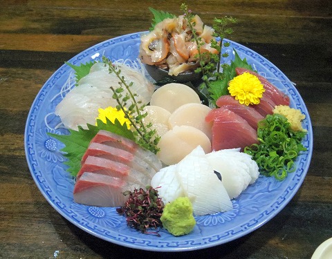 東京都中野区江原町3丁目にある居酒屋、海鮮料理、魚介料理の「和食 いのうえ」お刺身盛り合わせ(L) 東京都中野区江原町3丁目にある居酒屋、海鮮料理、魚介料理の「和食 いのうえ」お刺身盛り合わせ(L)