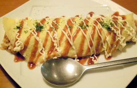  茨城県古河市本町１丁目にある居酒屋「魚民 古河東口駅前店」神戸のオムそばめし