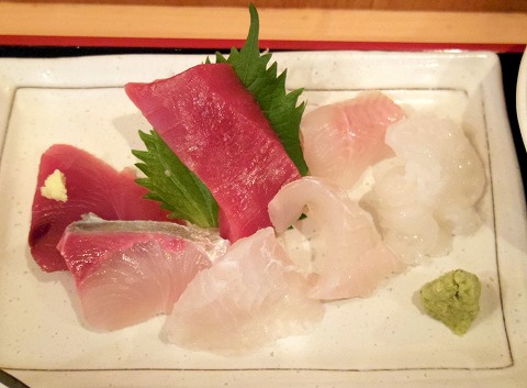 神奈川県川崎市中原区今井南町にある海鮮料理のお店「とれたて」とびきり鮮度！お刺身定食