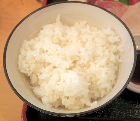 神奈川県川崎市中原区今井南町にある海鮮料理のお店「とれたて」とびきり鮮度！お刺身定食