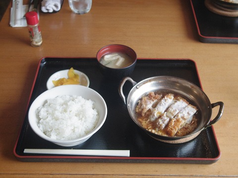 埼玉県春日部市栄町１丁目にある洋食店「とまと亭」カツ煮定食
