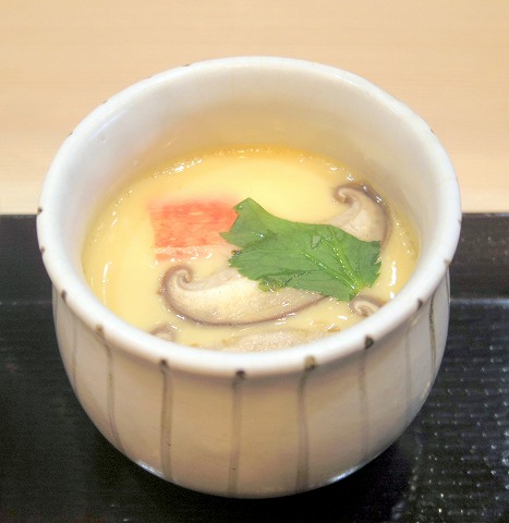 茨城県水戸市笠原町にある寿司、和食の「寿司ダイニング 福円」サラダ 茨城県水戸市笠原町にある寿司、和食の「寿司ダイニング 福円」茶碗蒸し